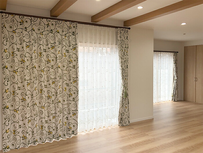 オーダーカーテン(ドレープ) スペイン製 レモン柄「キャスタ」 遮光3級 イエロー/グリーン/ホワイト 共布タッセル付き インポートカーテン