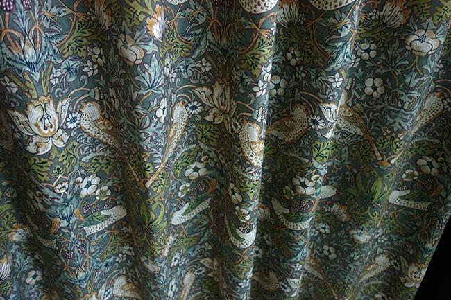 オーダーカーテン(ドレープ) スペイン製 ヴィバルディ GR(緑色) 鳥柄 『ウィリアムモリスデザイン いちご泥棒』グリーン 共布タッセル付き インポートカーテン