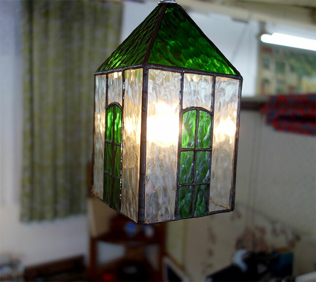 ペンダントランプ『イーエ GN』 ステンドグラス　ペンダントライト  天井照明 LED電球対応　(※引掛けシーリングにて取付可能です)