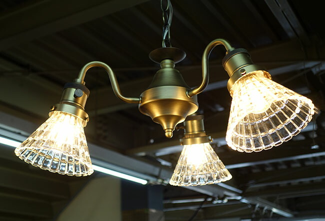 シャンデリア　シーリングライト　3灯　ハンギングランプ 　アンティーク調ガラスシェード