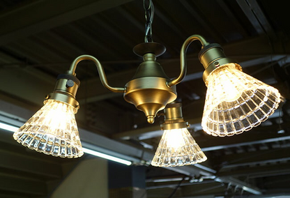 シャンデリア　シーリングライト　3灯　ハンギングランプ 　アンティーク調ガラスシェード