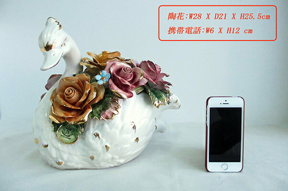 イタリア製　陶器　スワン型陶花　薔薇　白鳥　 インテリア置物　装飾品　ディスプレイ　アンティーク風　輸入雑貨　 ハンドメイド　ハンドペイント