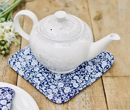 Burleigh バーレイ社　Blue Calico　 ブルーキャリコ　ポットマット　鍋敷き　 なべしき　鍋つかみ　キッチン用品　テーブルアクセサリー　 英国雑貨　キルティング加工