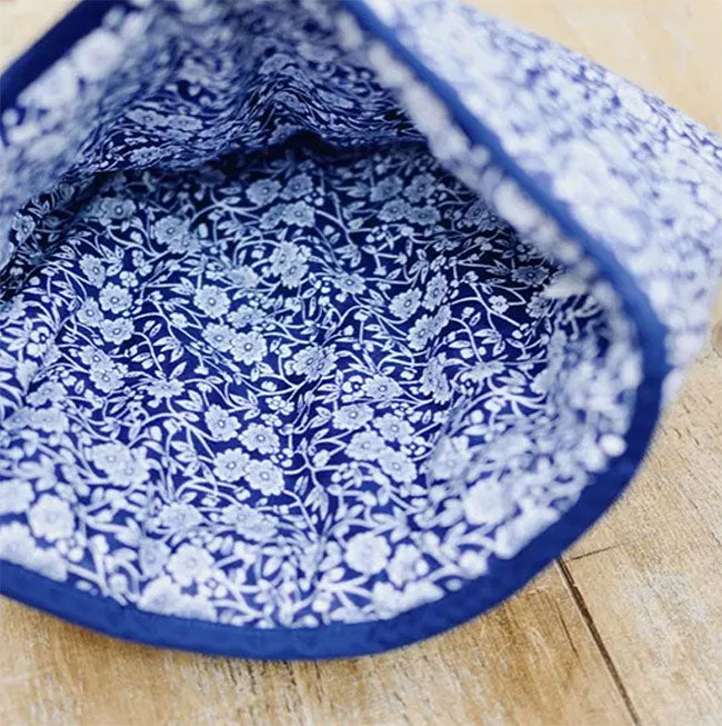 Burleigh バーレイ社　Blue Calico　 ブルーキャリコ　ラージティーコージー　ティーポットカバー　 保温　キッチンファブリック　テーブルアクセサリー　花柄　
