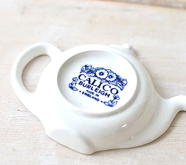 イギリス製　Burleigh バーレイ社　Blue Calico　 ブルーキャリコ　ティーポットトレイ　 ティーポット型プレート　ティーバッグホルダー　ミニプレート　小皿　 英国食器　テーブルウエア　おしゃれ