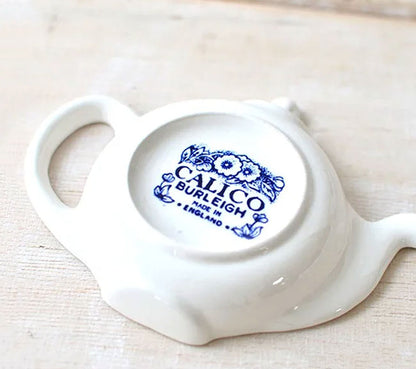 イギリス製　Burleigh バーレイ社　Blue Calico　 ブルーキャリコ　ティーポットトレイ　 ティーポット型プレート　ティーバッグホルダー　ミニプレート　小皿　 英国食器　テーブルウエア　おしゃれ