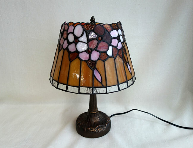 ステンドグラスランプ「クレマティス」 テーブルランプ　フラワー　 ステンドガラス