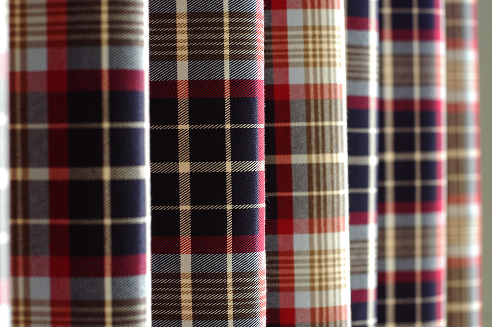 オーダーカーテン(ドレープ) スペイン製　オーバーチェック柄「マルチェロ」　共布タッセル付き　インポートカーテン