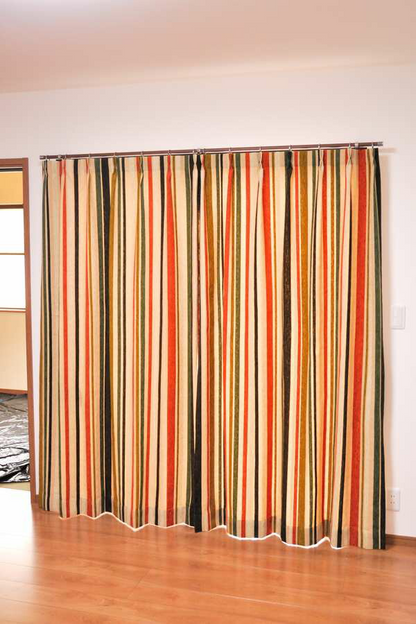 オーダーカーテン(ドレープ) スペイン製　ストライプ柄「フォルメンテラBE」遮光3級 共布タッセル付き　インポートカーテン