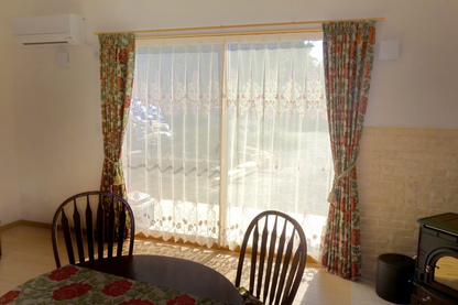 オーダーカーテン(ドレープ) インド製 遮光1級 「ファンタジーGR＆R」グリーン＆レッド　生地極厚　共布タッセル付き　インポートカーテン