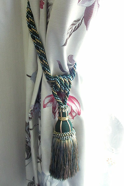 カーテンタッセル　大サイズ １本房　グリーン×ブルー×イエロー　前長約62.0cm