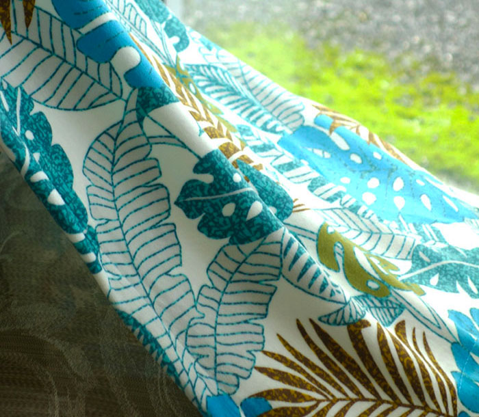 オーダーカーテン(ドレープ) フランス製　リーフ柄「ジャネイロ」 ブルー　ヨーロッパ　ドット柄　共布タッセル付き　インポートカーテン