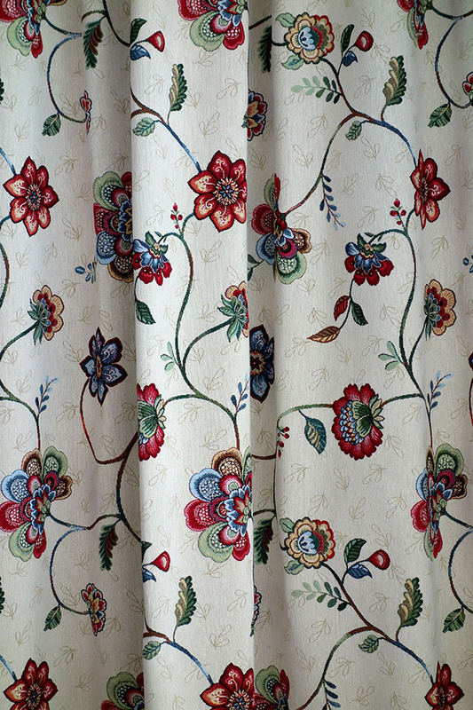 オーダーカーテン(ドレープ) スペイン製　花柄モチーフ「シロコ」ゴブラン織　ベージュ 共布タッセル付き　インポートカーテン