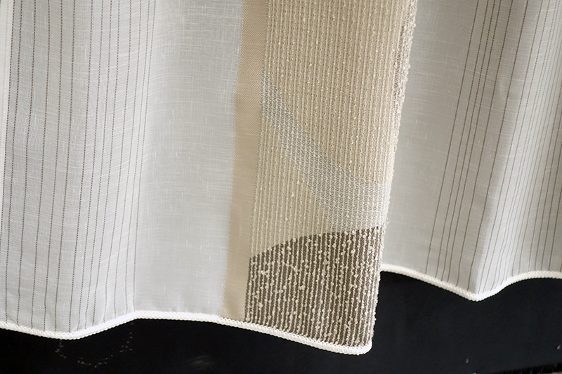 輸入オーダーカーテン(レース)　トルコ製　レース生地　「ブロード」　ベージュ　ストライプ模様　裾ロック巻